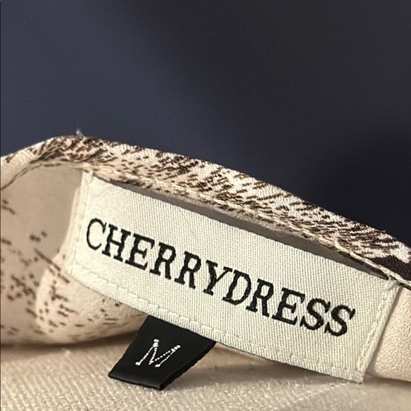 Cherrydress Galloping Horses Women's Graphic Top, medium - Picture 2 of 6